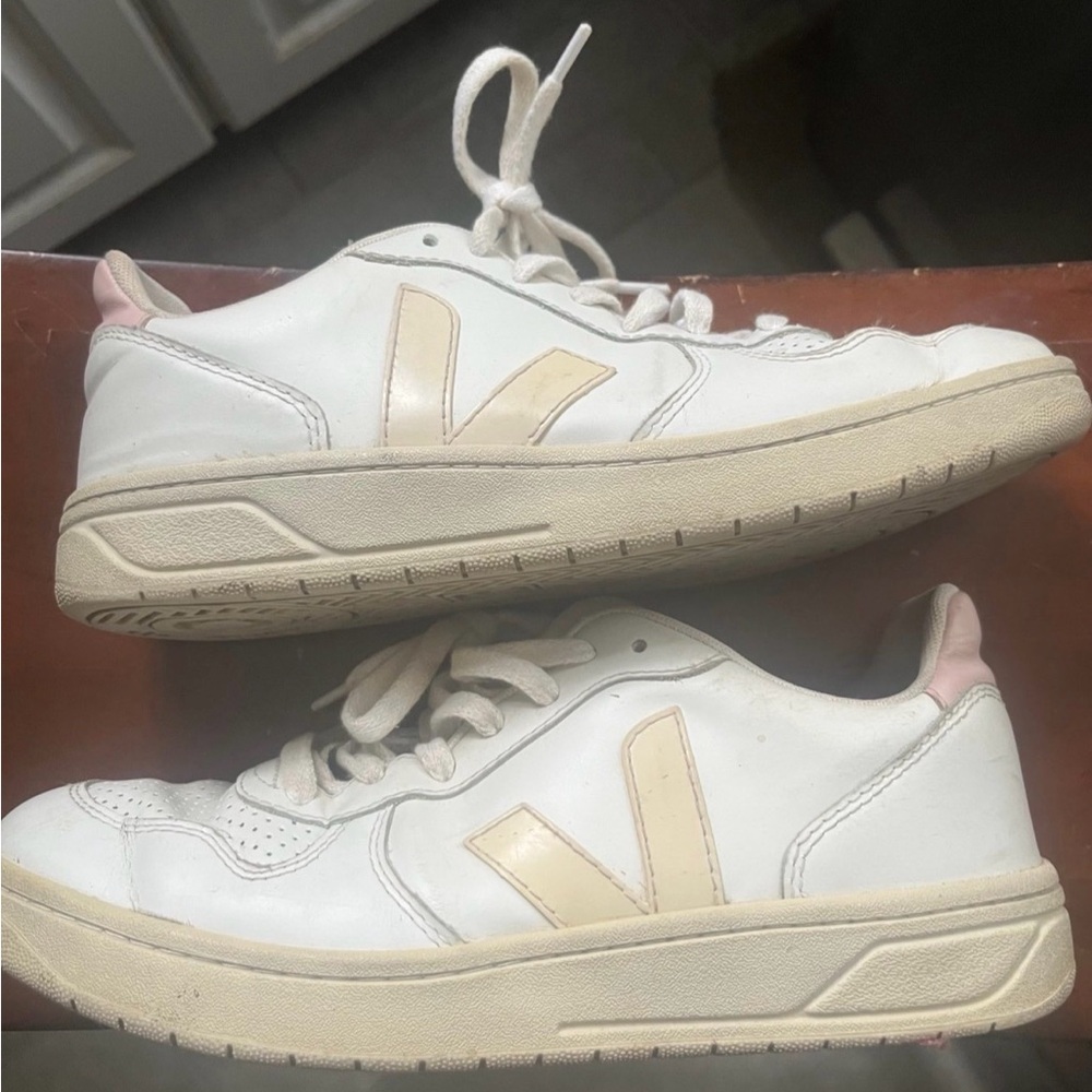 Veja sneakers size 40 pink back size 9